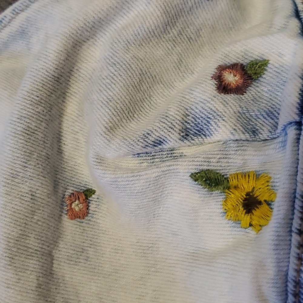 Triangle Cup Denim Tank Top Wild Fable Acid Wash Floral Embroidered Sz LG #M26 - Picture 6 of 8